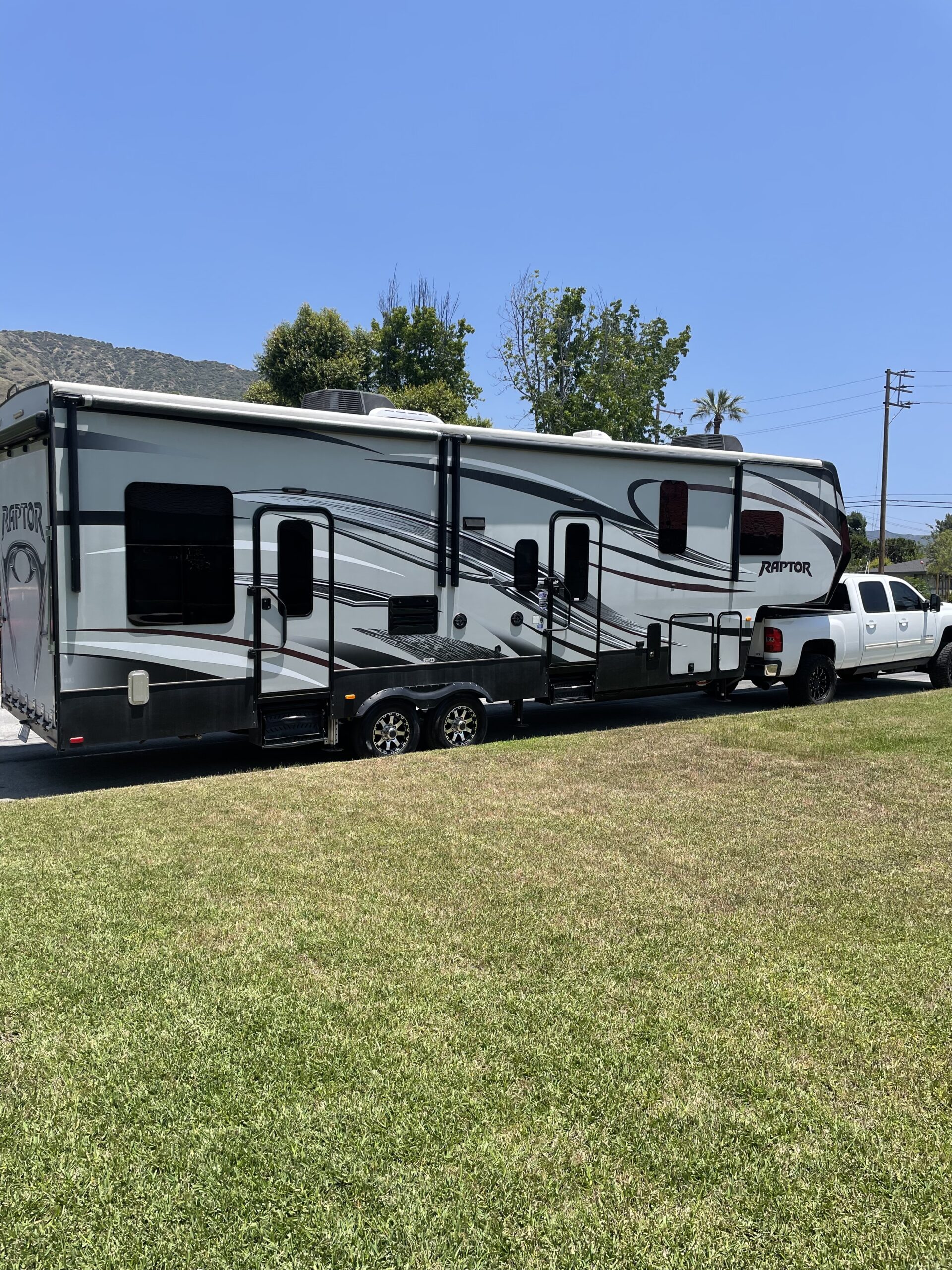 2015 Keystone Raptor 5th Wheel – Famous Whip Sales